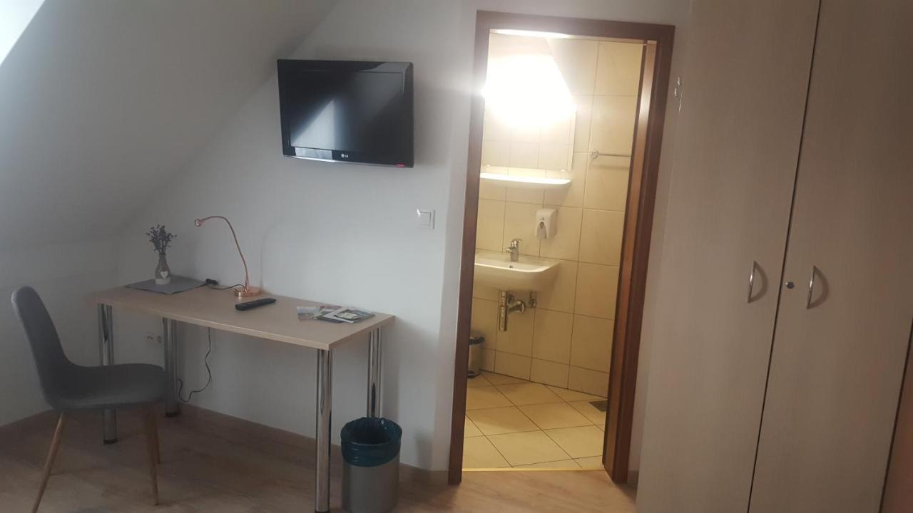 Hotel&Hostel Marenberg Radlje Radlje ob Dravi Buitenkant foto